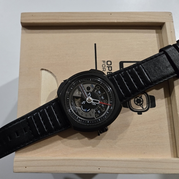 Seven Friday V series - Picture 1 of 6